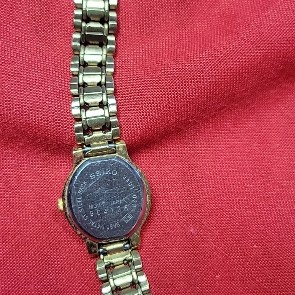 Vintage Seiko Gold Watch with With Duck Head And Black Dial